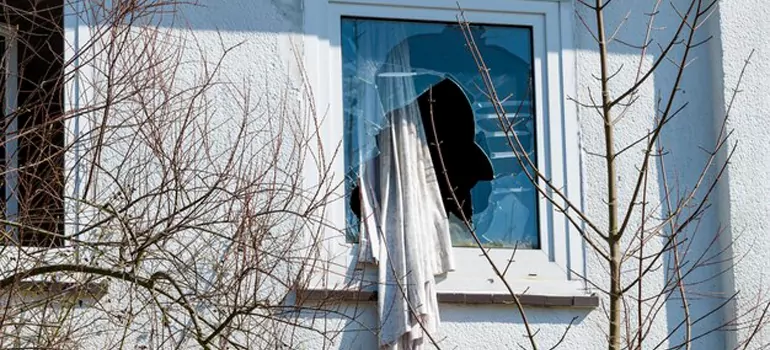 Storm Window Installation Contractors in Eustis, FL